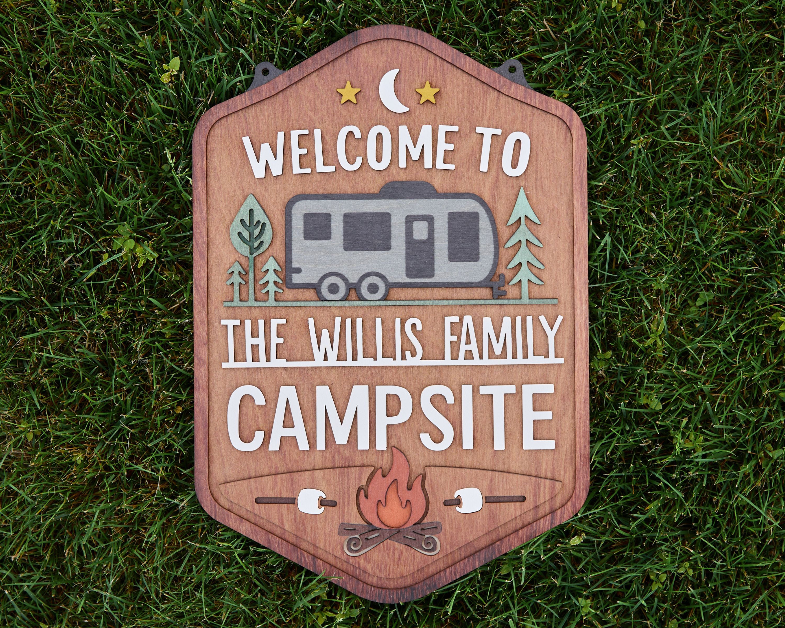 Personalized Welcome To Our Campsite Sign - Camping Flag | Custom Family Name Camper Decoration (Travel Trailer)