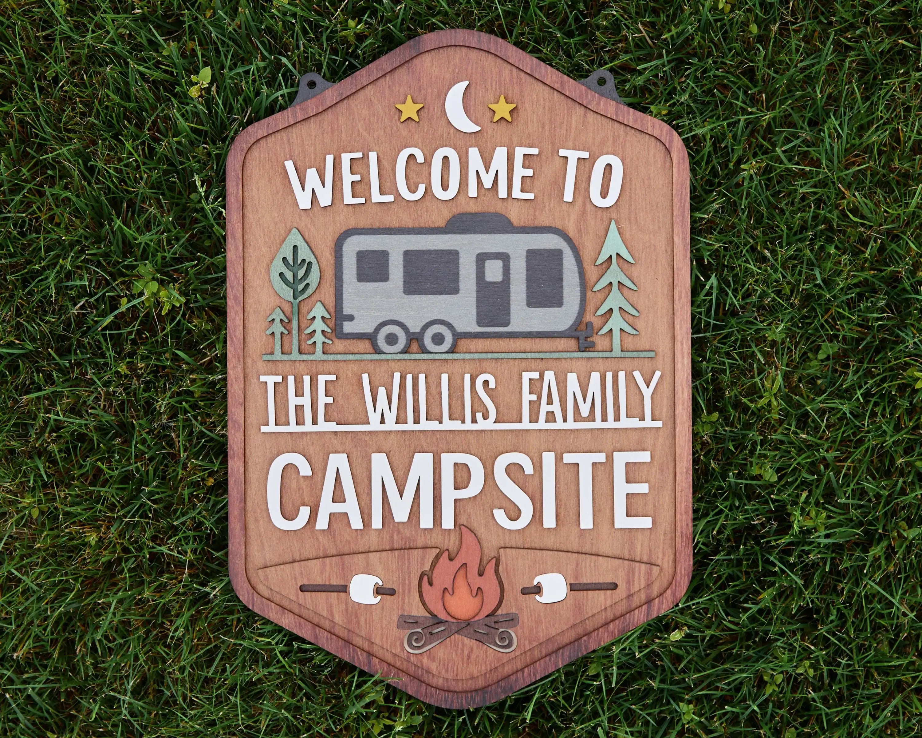 Personalized Welcome To Our Campsite Sign - Camping Flag | Custom Family Name Camper Decoration (Travel Trailer)