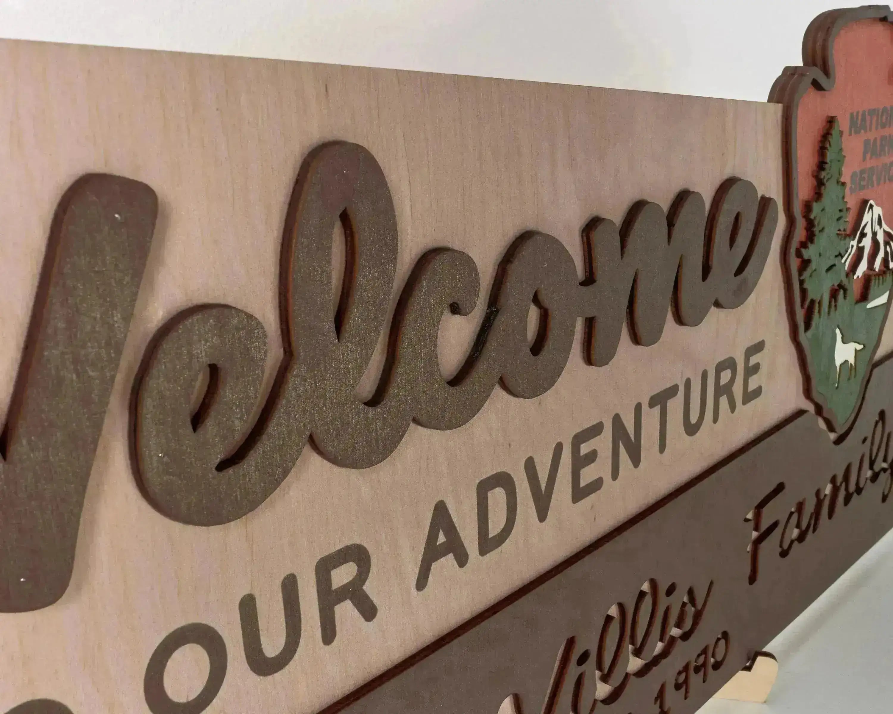 3D National Park Service Family Name Welcome Sign (Wolf Design) - Lemap