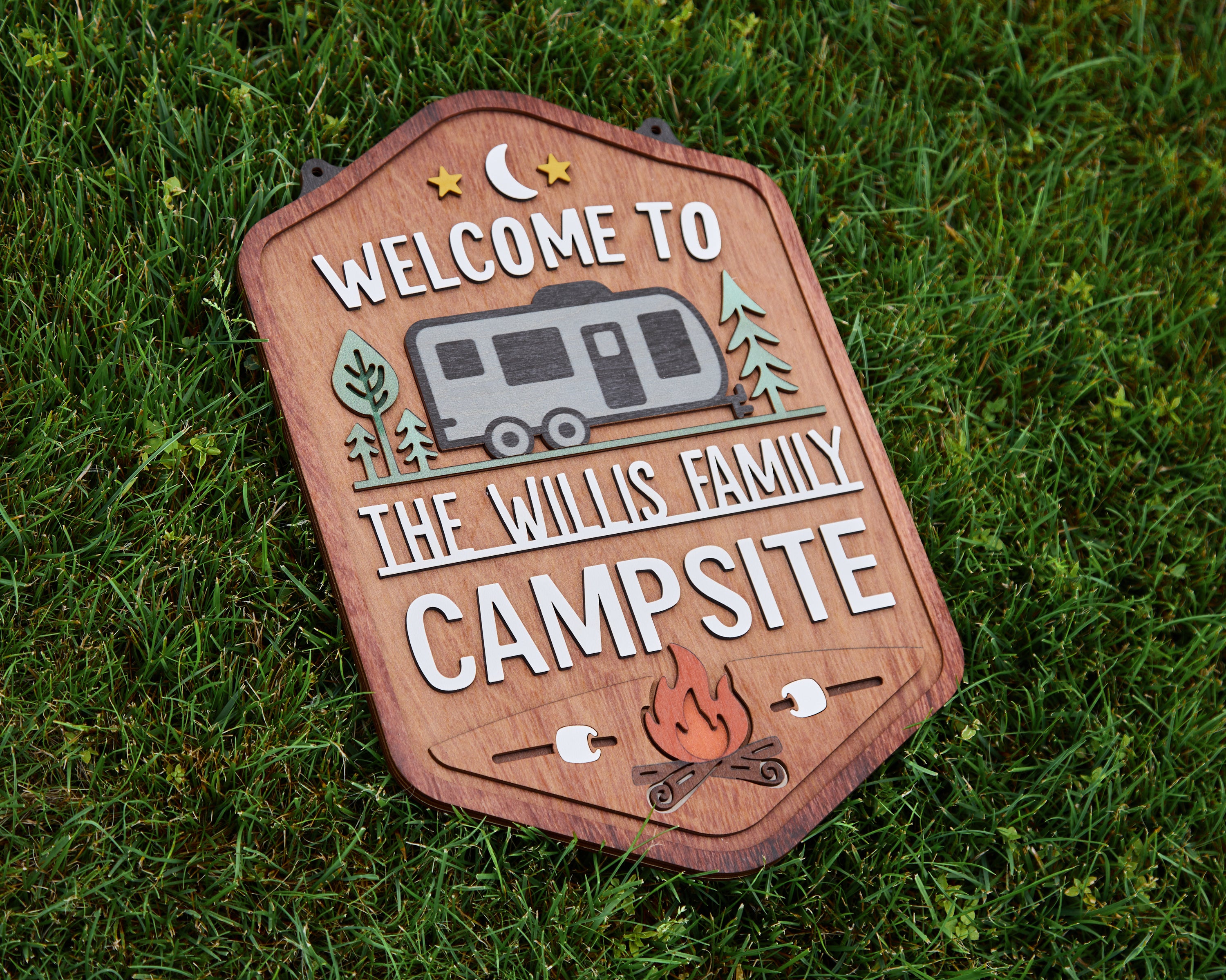 Personalized Welcome To Our Campsite Sign - Camping Flag | Custom Family Name Camper Decoration (Travel Trailer)