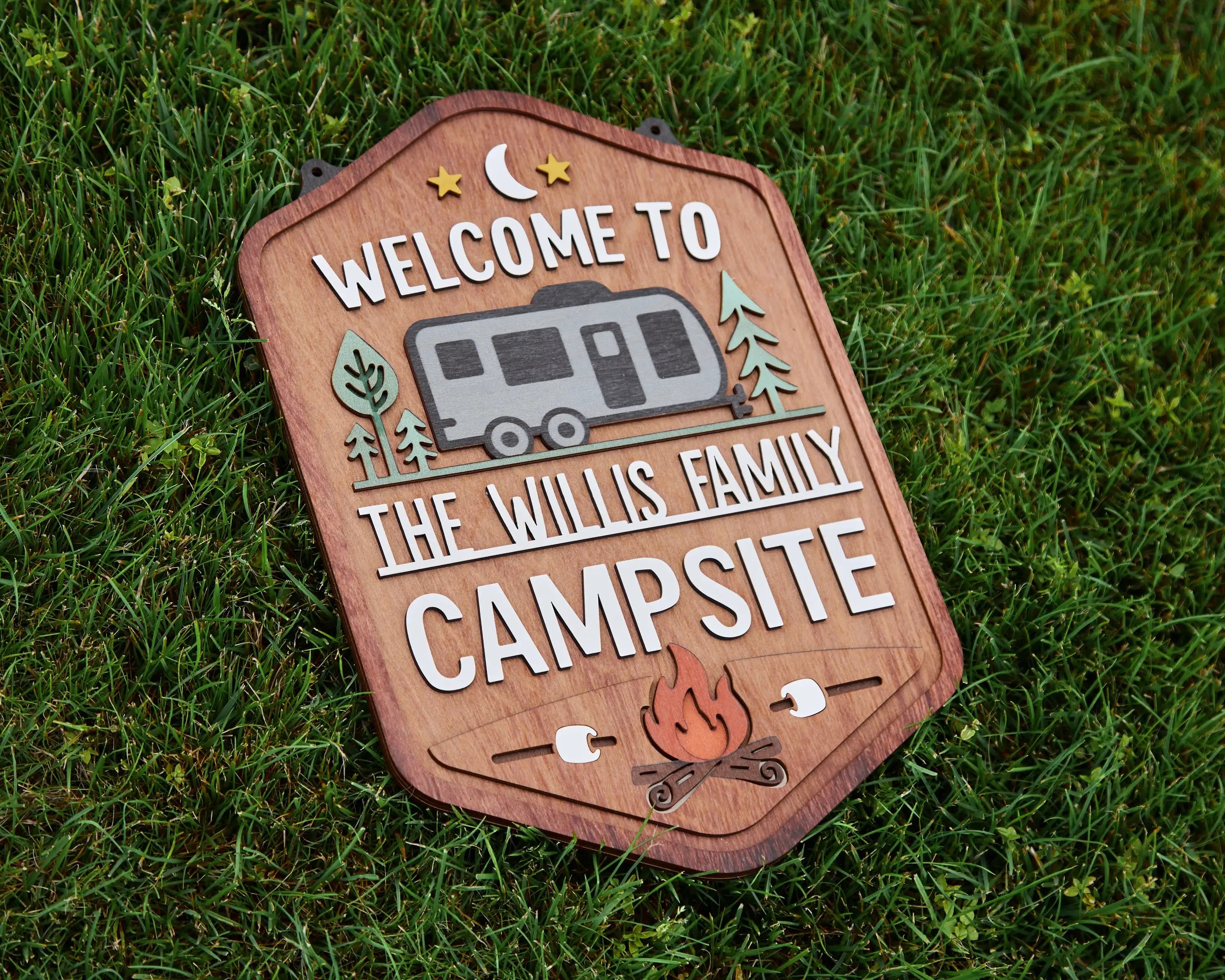 Personalized Welcome To Our Campsite Sign - Camping Flag | Custom Family Name Camper Decoration (Travel Trailer)