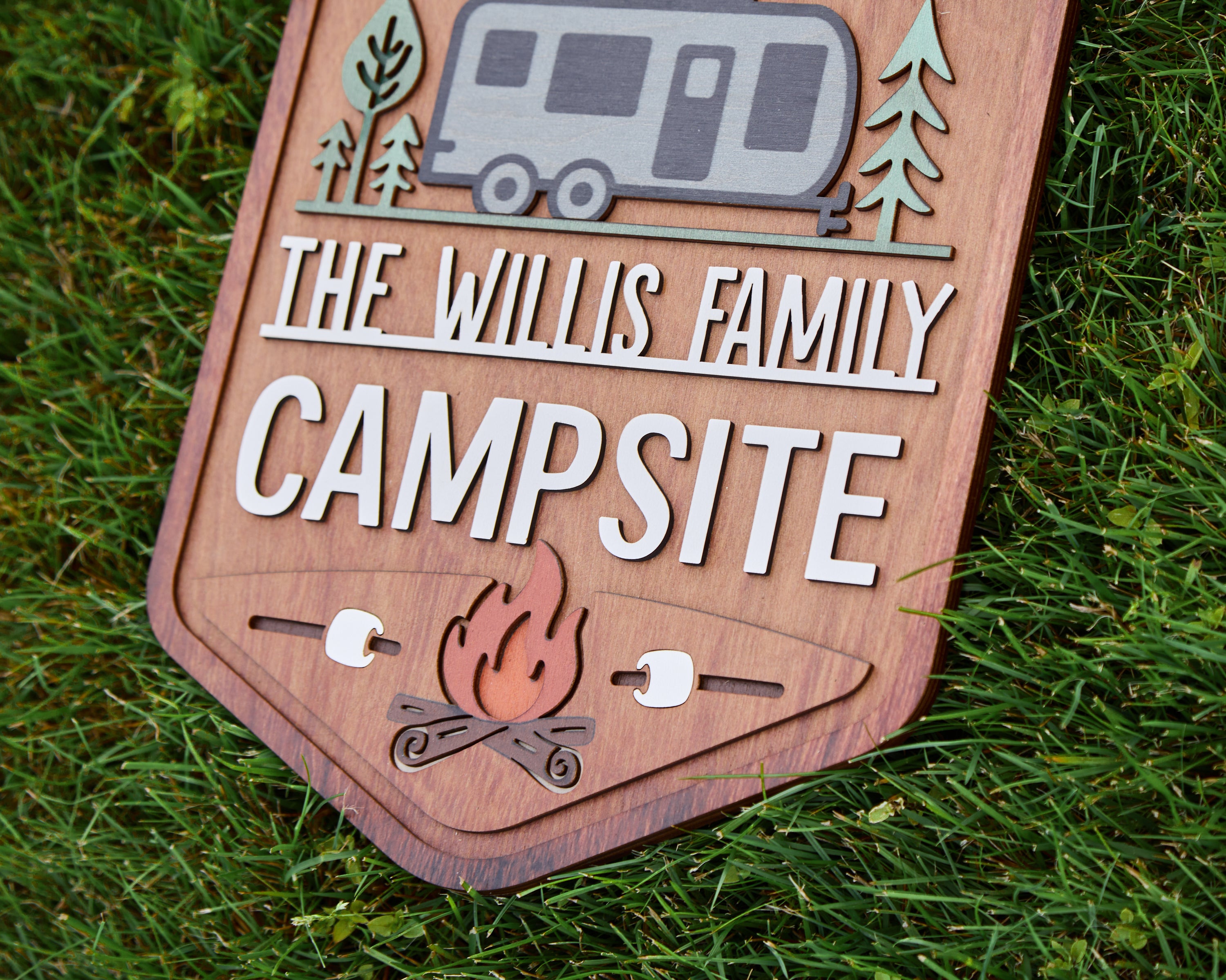 Personalized Welcome To Our Campsite Sign - Camping Flag | Custom Family Name Camper Decoration (Travel Trailer)